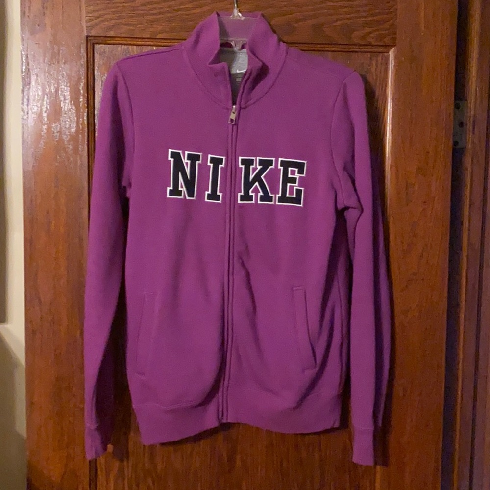Women’s purple Nike sweatshirt